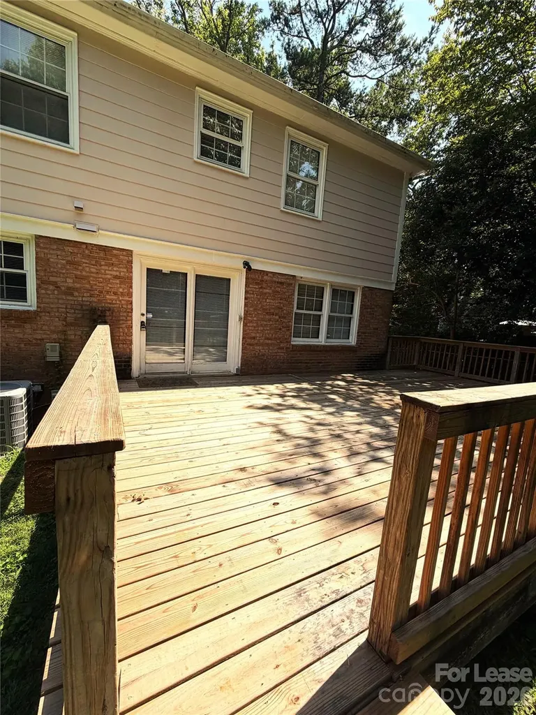 5016 Vescova Court Charlotte NC 28212