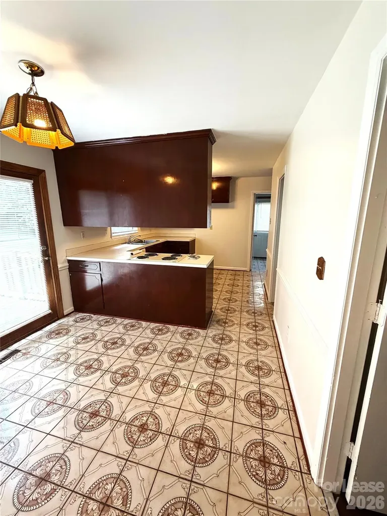 5016 Vescova Court Charlotte NC 28212