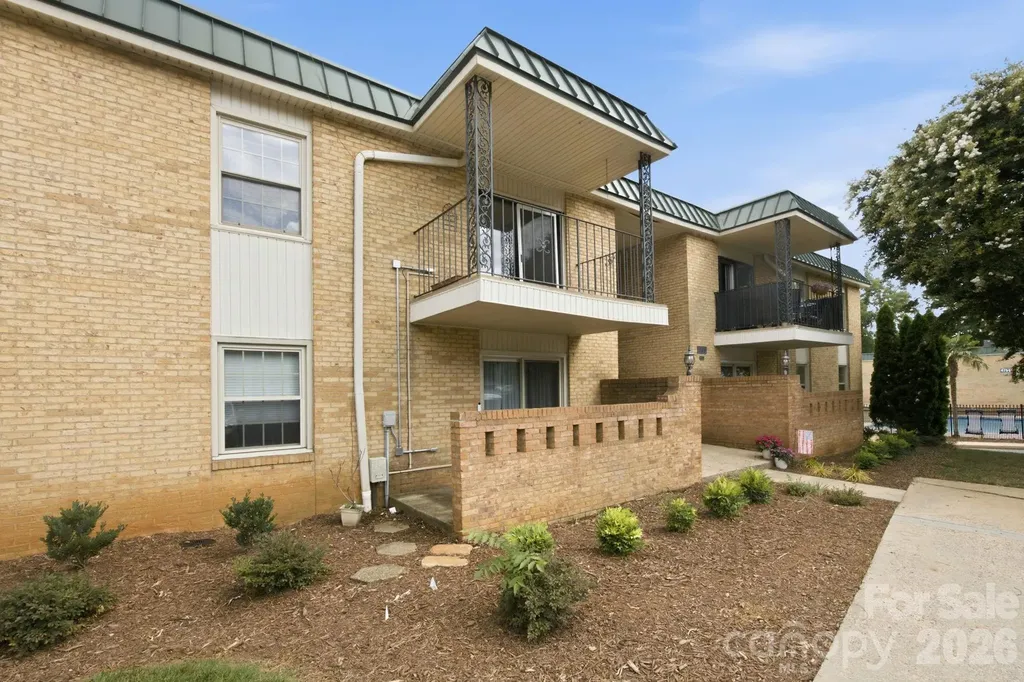 4735 Hedgemore Drive Charlotte NC 28209