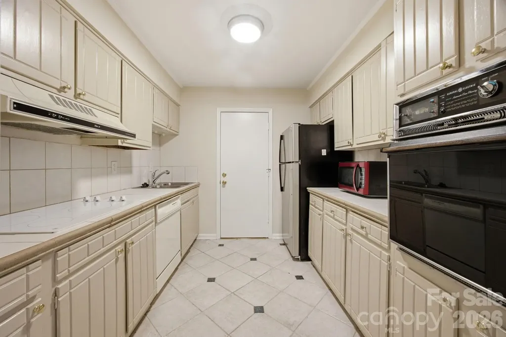 4735 Hedgemore Drive Charlotte NC 28209