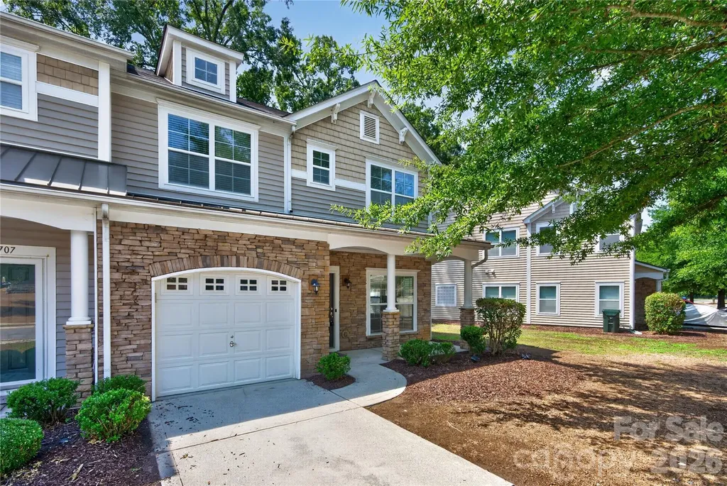 4711 Craigmoss Lane Charlotte NC 28278
