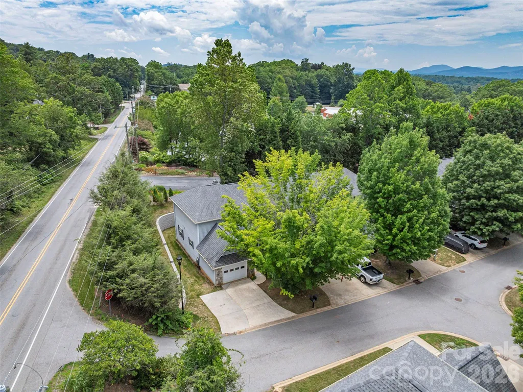 1 Willoughby Run Drive Asheville NC 28803