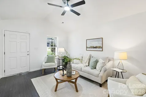 913 Tennyson Drive Charlotte NC 28208