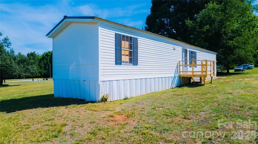 1341 Freedom Lane Newton NC 28658