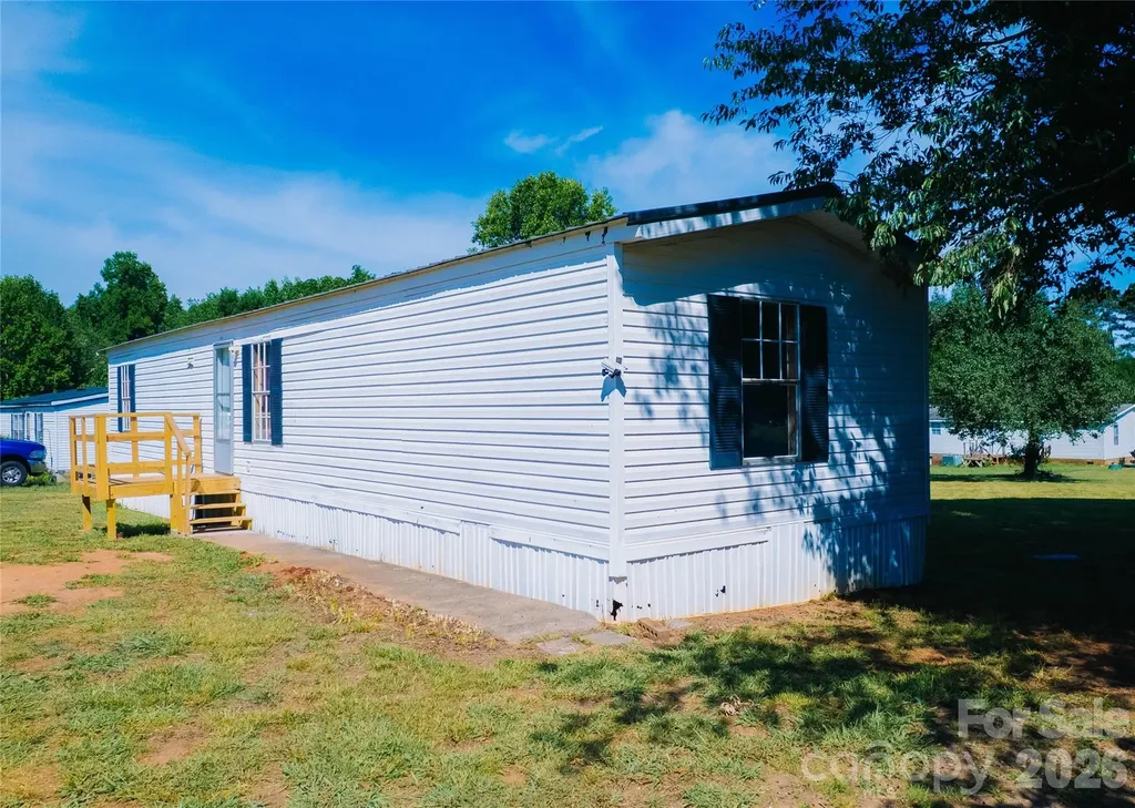 1341 Freedom Lane Newton NC 28658