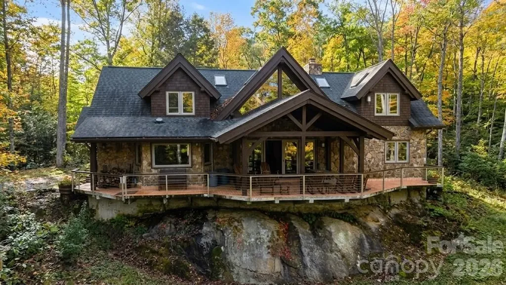 165 Winding Trail Burnsville NC 28714
