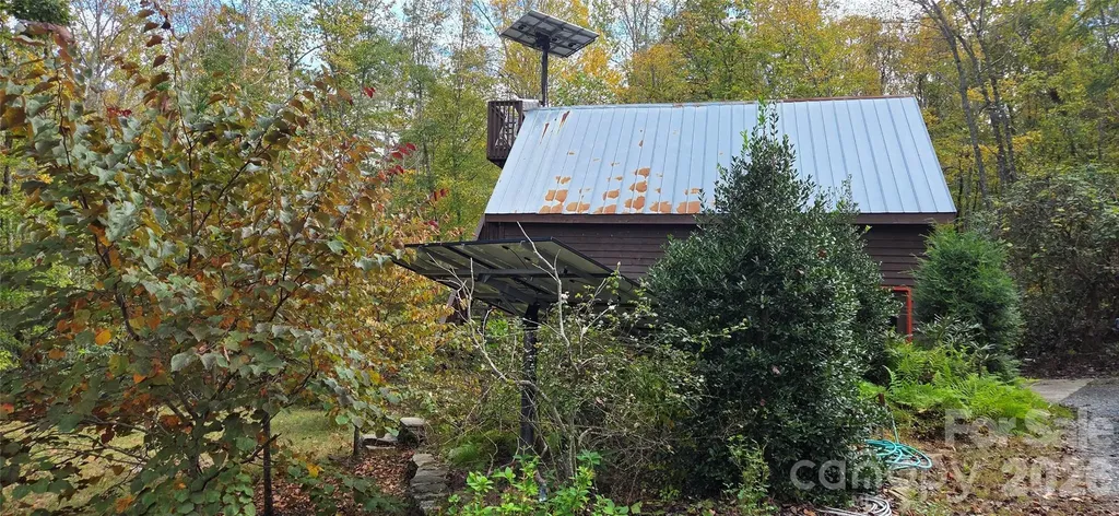 165 Winding Trail Burnsville NC 28714