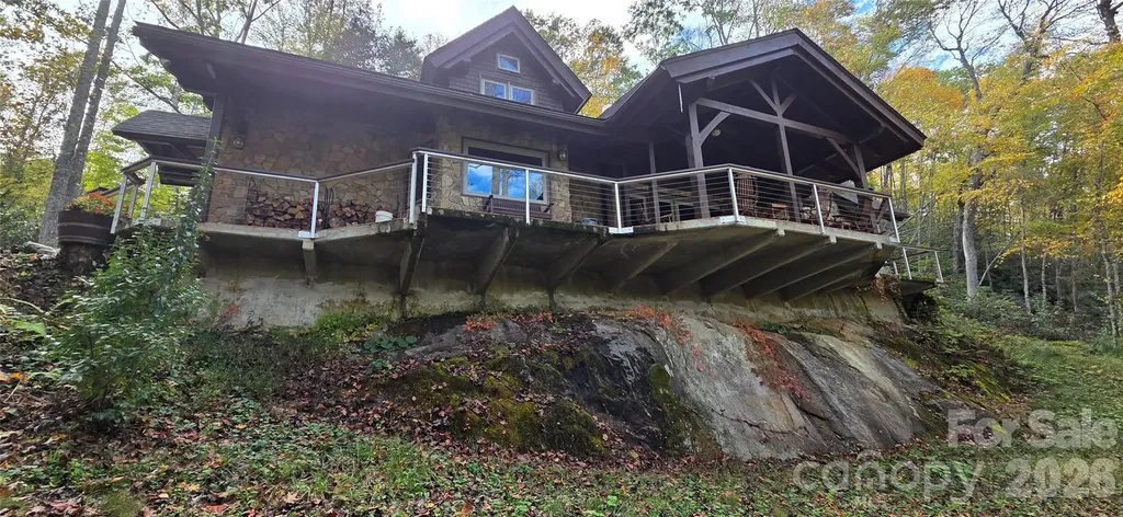 165 Winding Trail Burnsville NC 28714