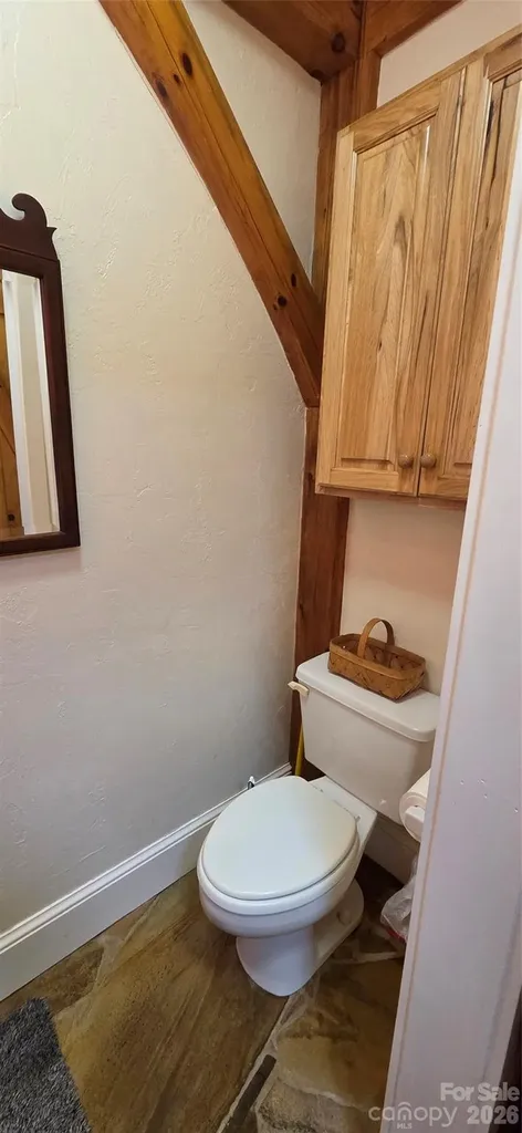 165 Winding Trail Burnsville NC 28714