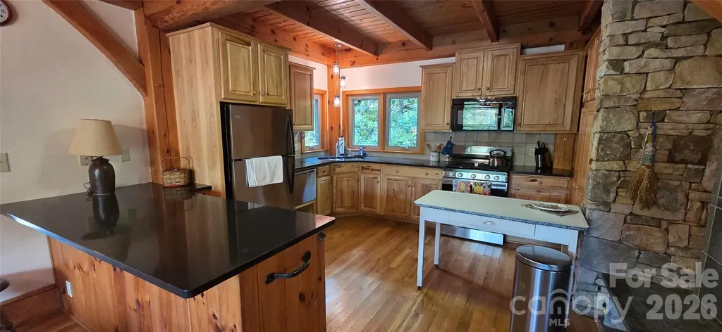 165 Winding Trail Burnsville NC 28714