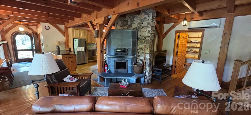 165 Winding Trail Burnsville NC 28714