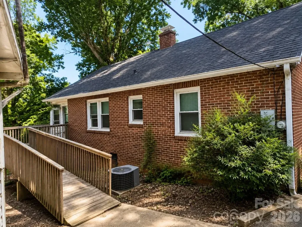 2337 W Nc 10 Highway Newton NC 28658