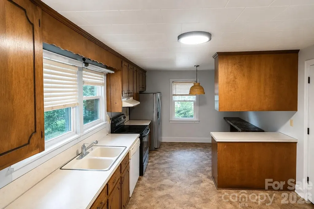 2337 W Nc 10 Highway Newton NC 28658
