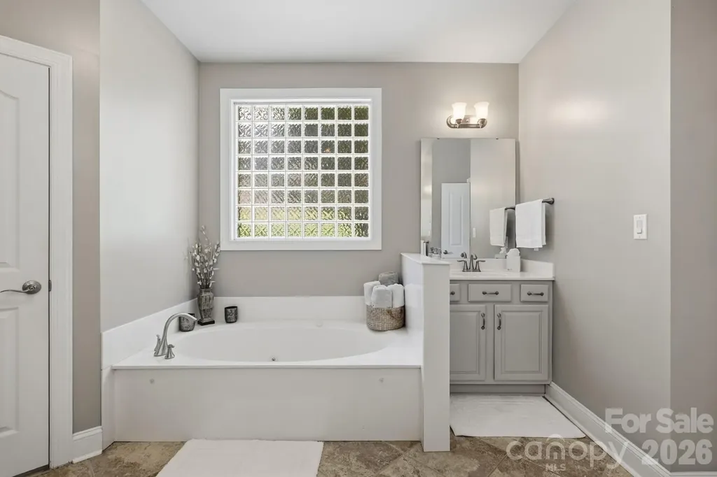 5210 Addington Court Charlotte NC 28277
