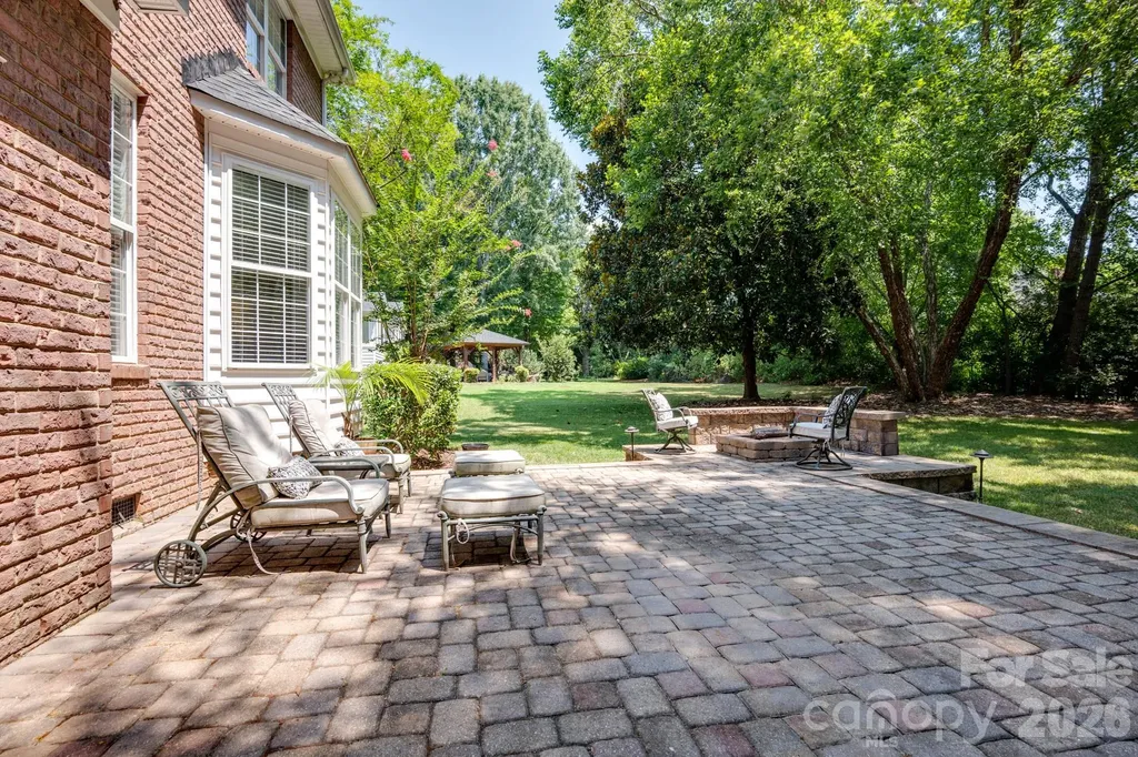 5210 Addington Court Charlotte NC 28277