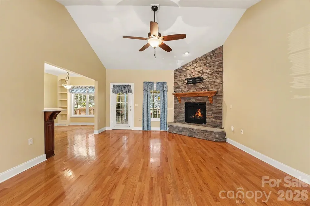 3563 Wandering Lane NE Hickory NC 28601