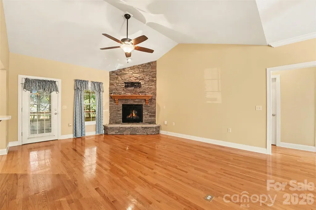 3563 Wandering Lane NE Hickory NC 28601