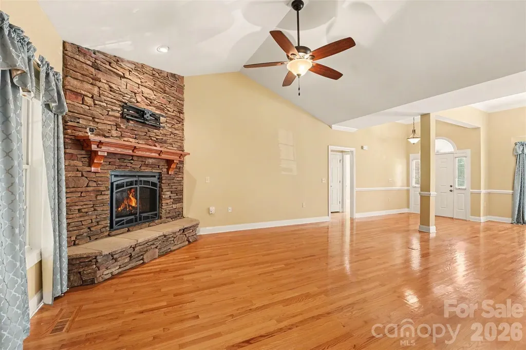 3563 Wandering Lane NE Hickory NC 28601