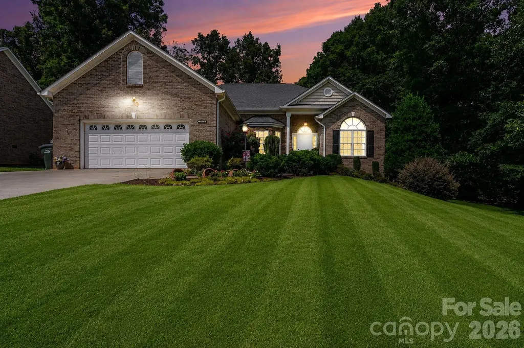 3563 Wandering Lane NE Hickory NC 28601