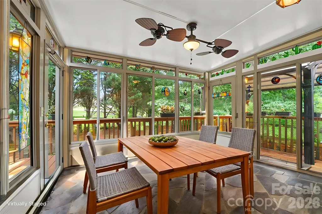 3563 Wandering Lane NE Hickory NC 28601