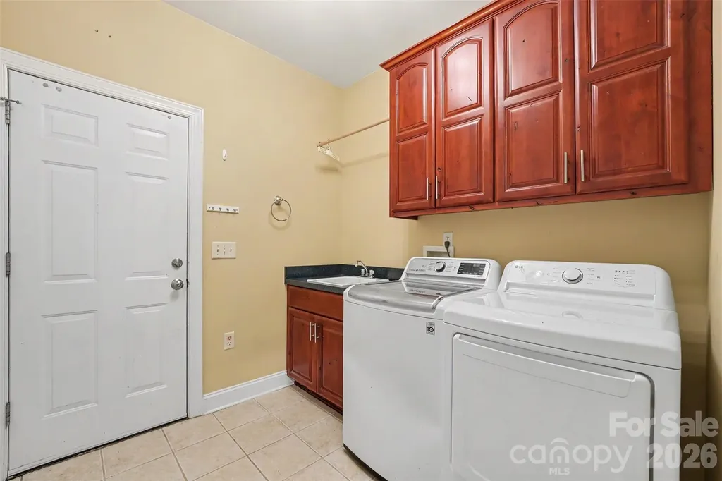 3563 Wandering Lane NE Hickory NC 28601