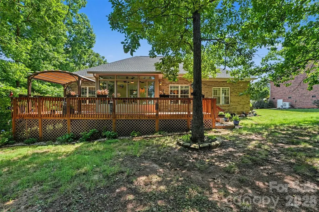 3563 Wandering Lane NE Hickory NC 28601