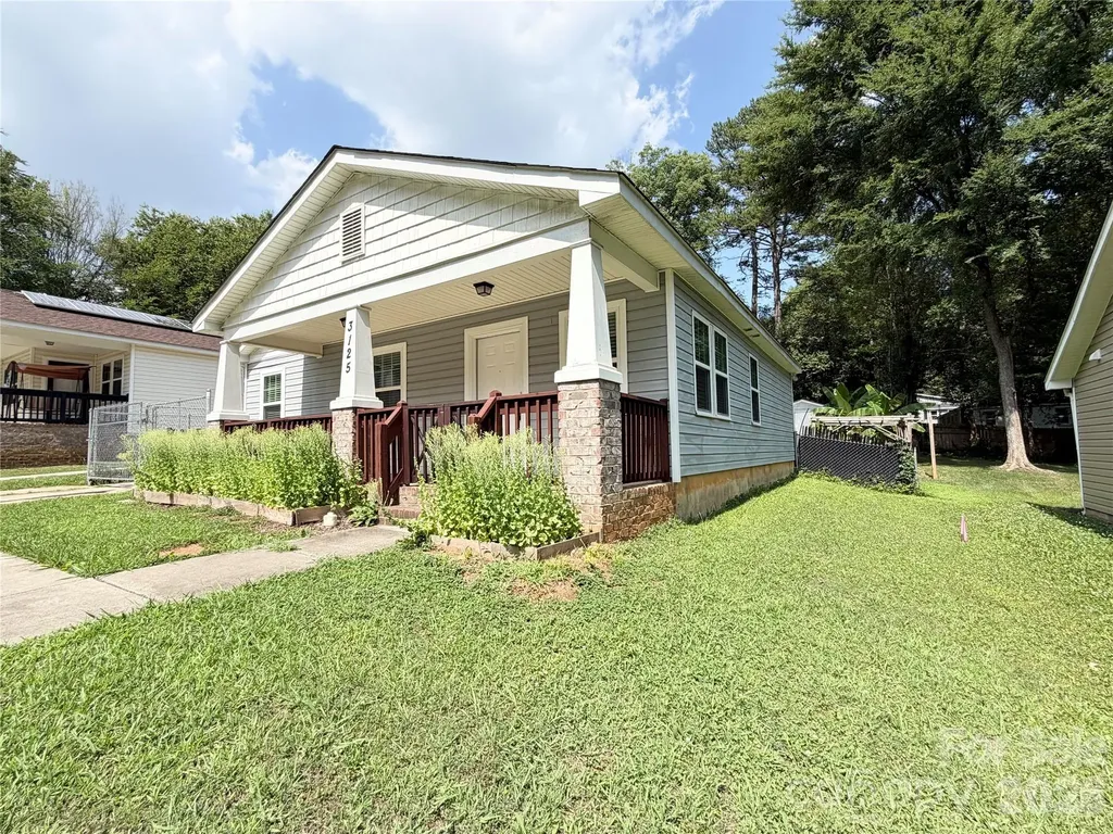 3125 Amay James Avenue Charlotte NC 28208