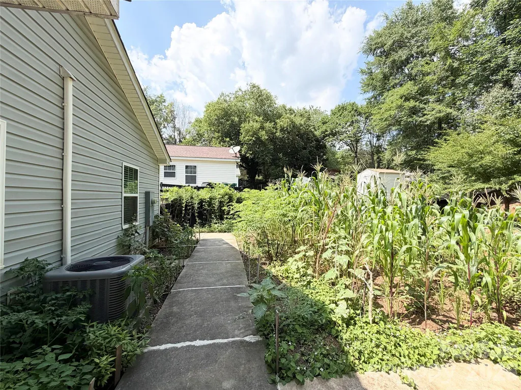 3125 Amay James Avenue Charlotte NC 28208