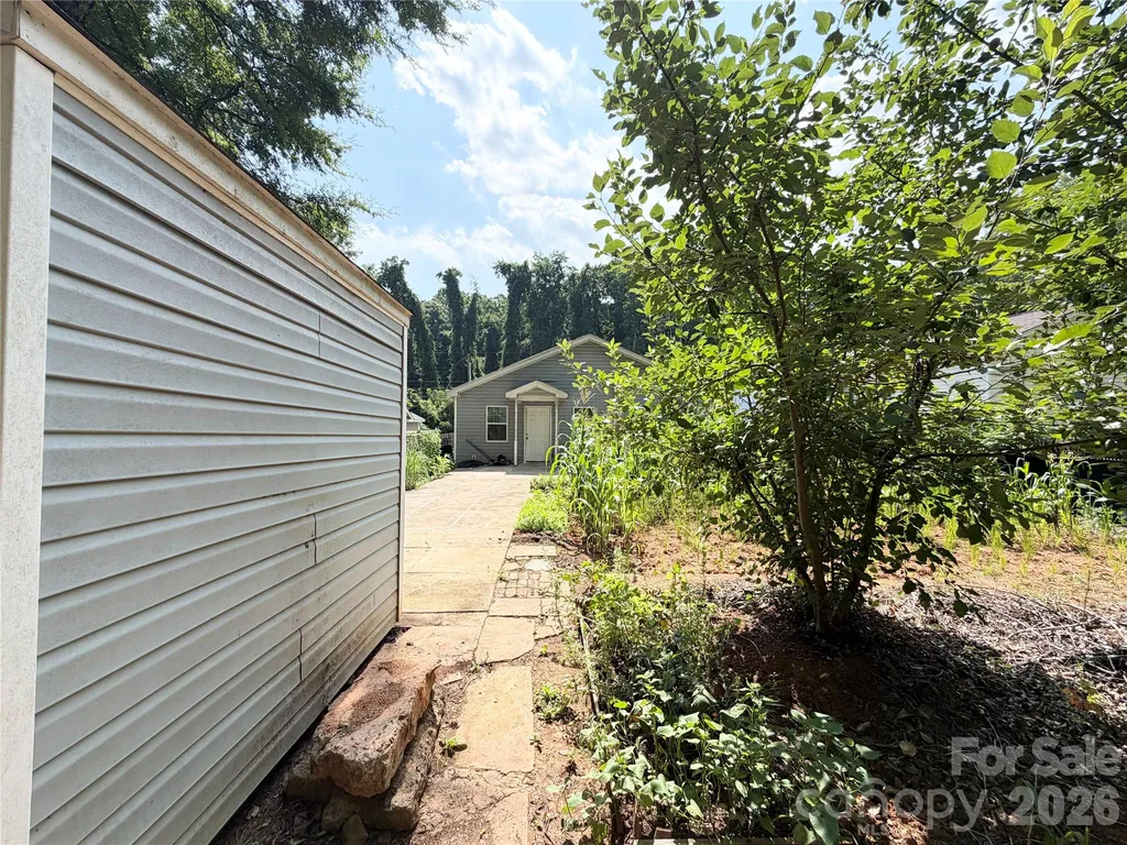 3125 Amay James Avenue Charlotte NC 28208
