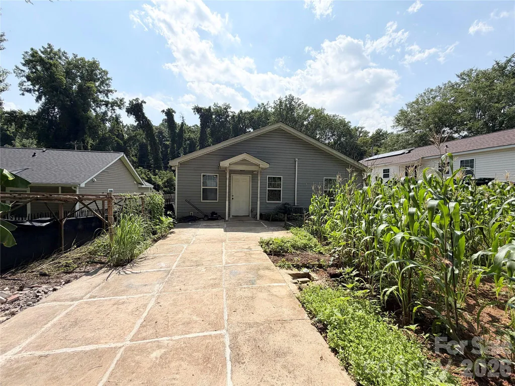 3125 Amay James Avenue Charlotte NC 28208