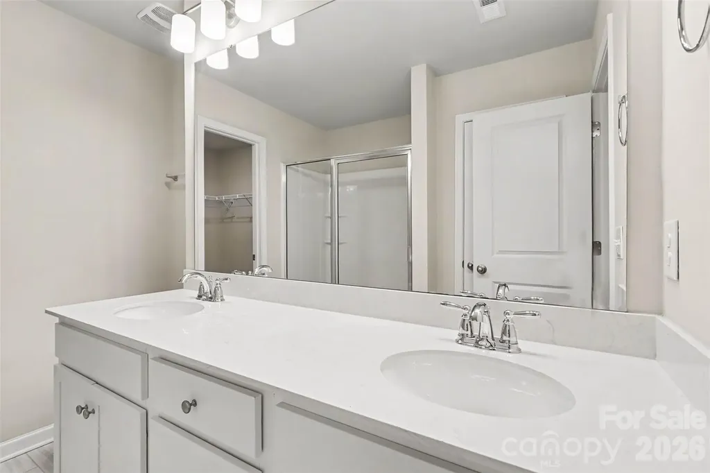 7319 Neal Drive Charlotte NC 28213