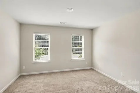 7319 Neal Drive Charlotte NC 28213