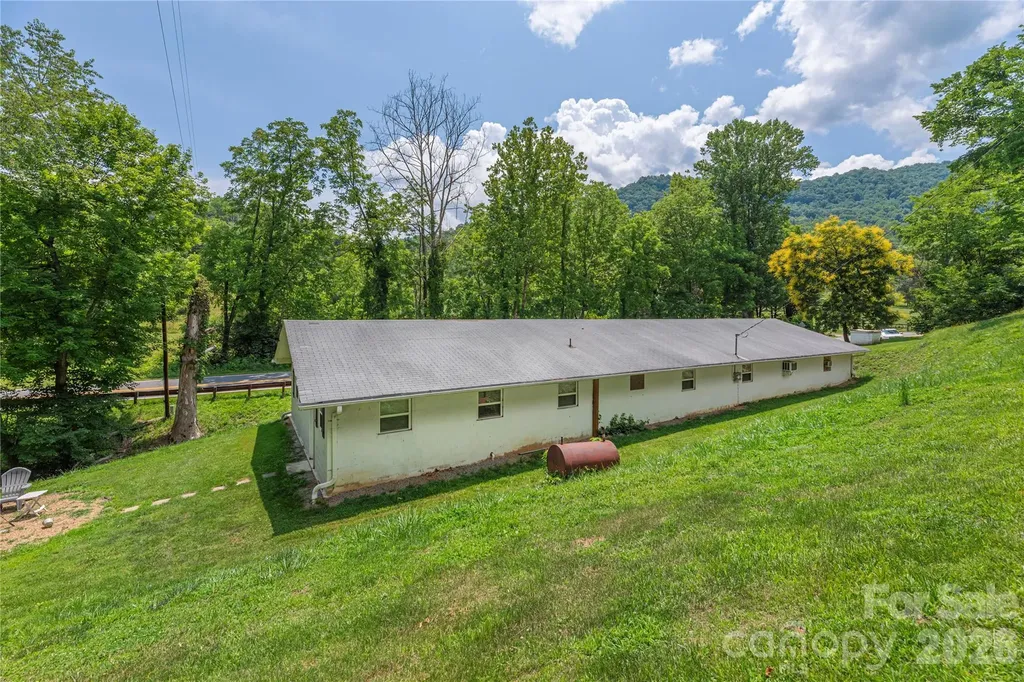 702 Love Joy Road Canton NC 28716