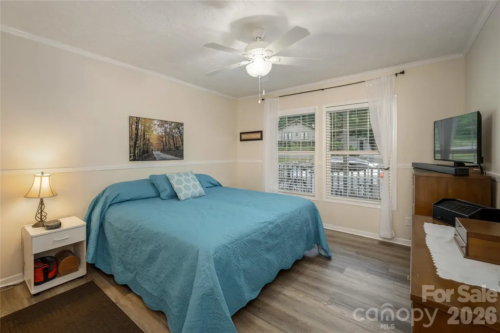 32 Beechwood Lakes Drive Hendersonville NC 28792