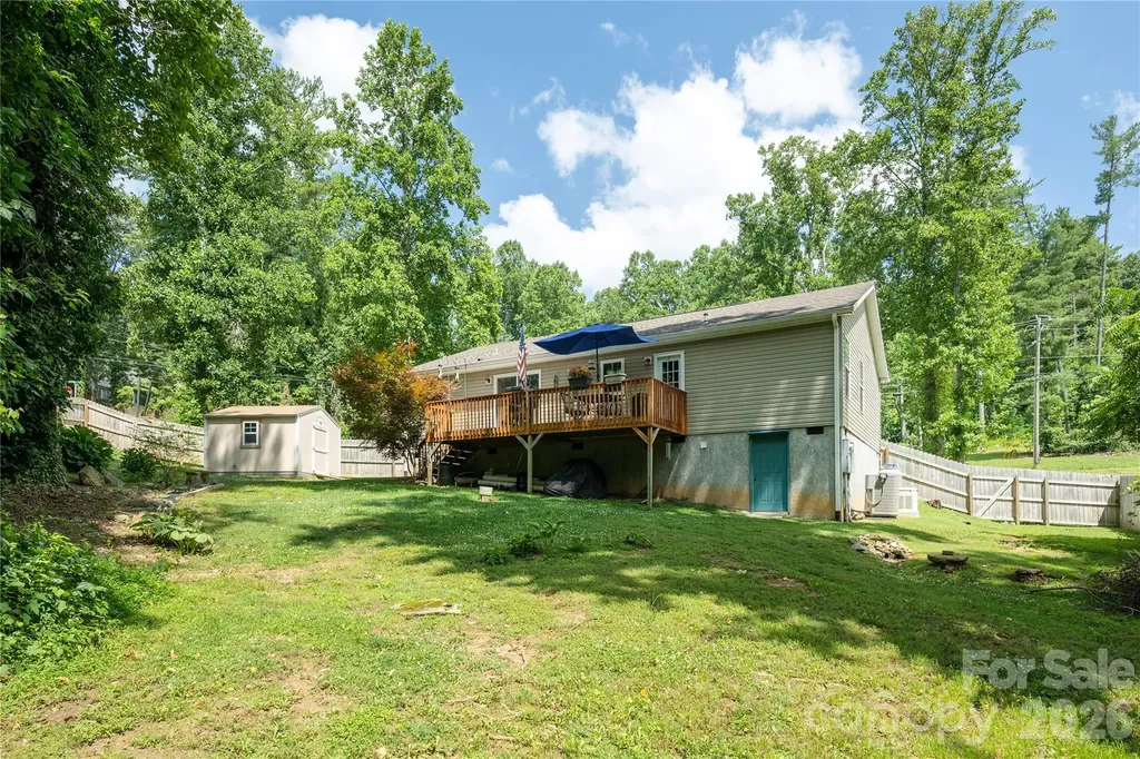 32 Beechwood Lakes Drive Hendersonville NC 28792