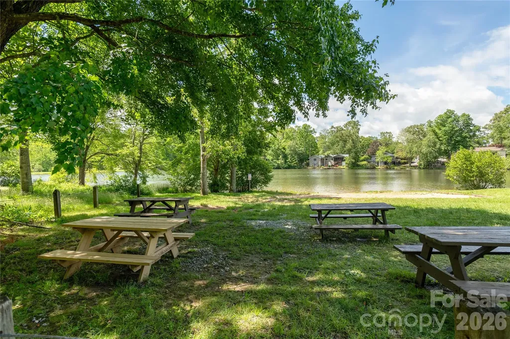 32 Beechwood Lakes Drive Hendersonville NC 28792