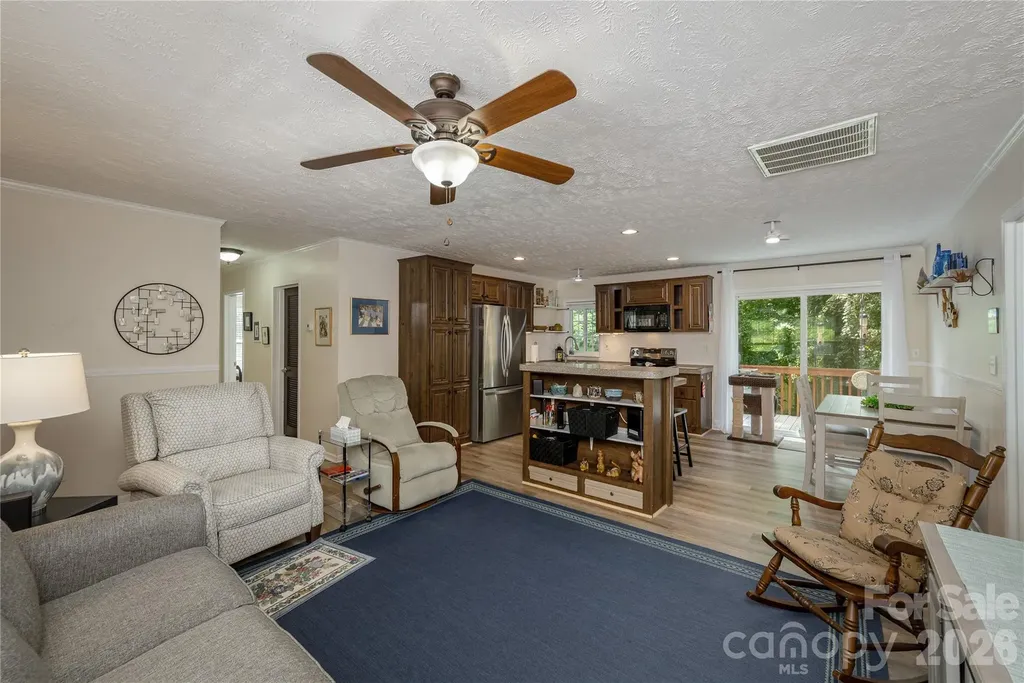 32 Beechwood Lakes Drive Hendersonville NC 28792