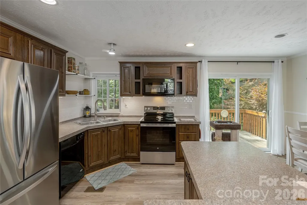 32 Beechwood Lakes Drive Hendersonville NC 28792