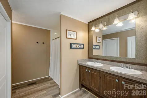 32 Beechwood Lakes Drive Hendersonville NC 28792