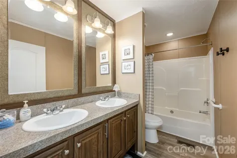 32 Beechwood Lakes Drive Hendersonville NC 28792