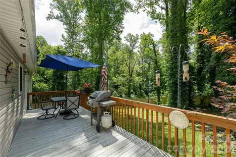 32 Beechwood Lakes Drive Hendersonville NC 28792