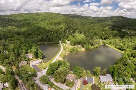 32 Beechwood Lakes Drive Hendersonville NC 28792