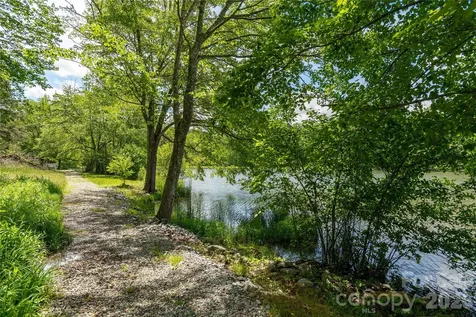 32 Beechwood Lakes Drive Hendersonville NC 28792