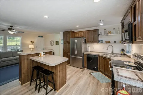 32 Beechwood Lakes Drive Hendersonville NC 28792