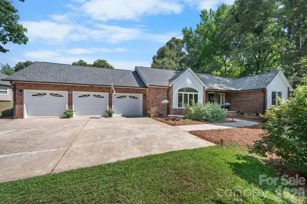 151 Harbourtown Drive Kings Mountain NC 28086