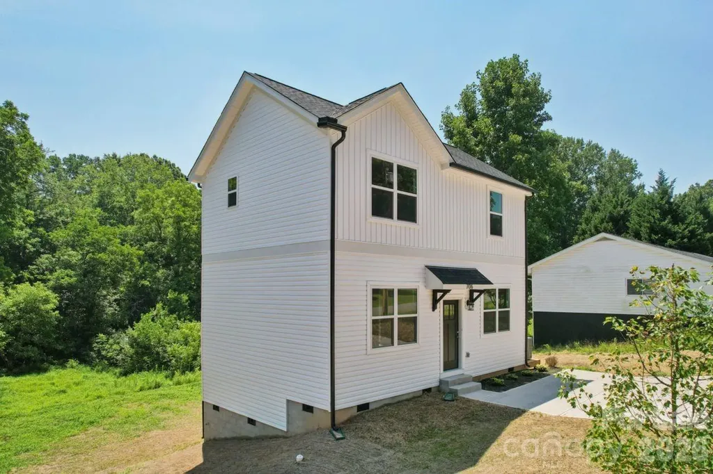 706 N 9th Street Bessemer City NC 28016