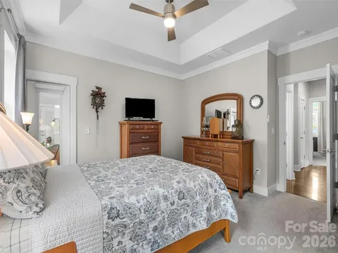 76 S Anvil Avenue Hendersonville NC 28792