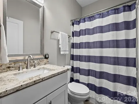 76 S Anvil Avenue Hendersonville NC 28792