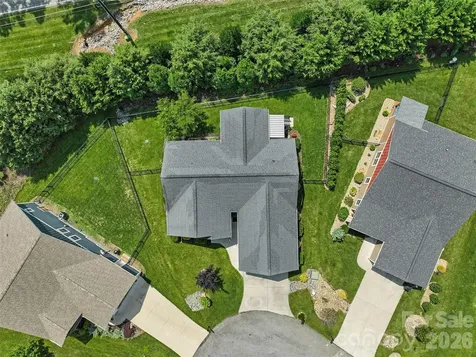 76 S Anvil Avenue Hendersonville NC 28792