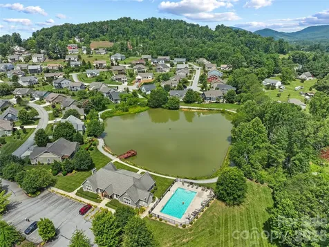 76 S Anvil Avenue Hendersonville NC 28792